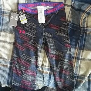 Girls Y/M under armour heat gear capris